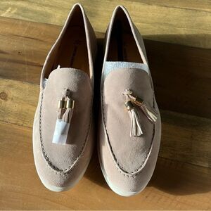 NWT Johnston & Murphy blush pink suede Darlene Tassel loafers - size 9.5